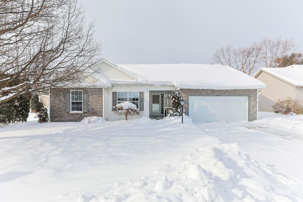 Photo of 4405 Jade Crossing Drive, South Bend, IN 46628 (MLS # 202602858)