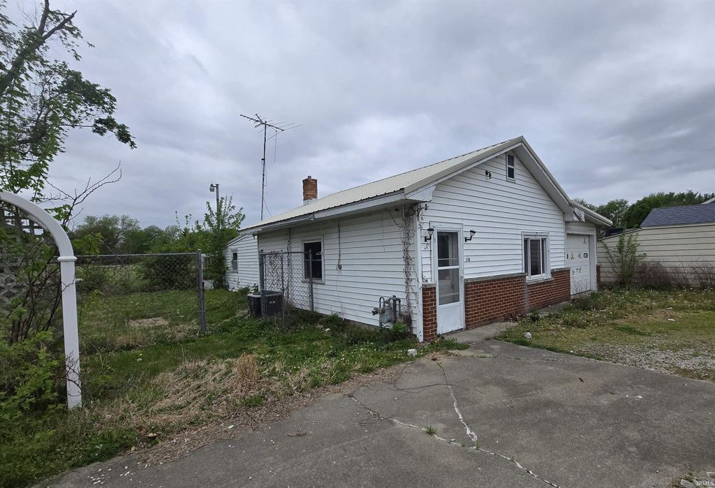 Photo of 108 N Nichols Avenue, Petersburg, IN 47567 (MLS # 202612741)