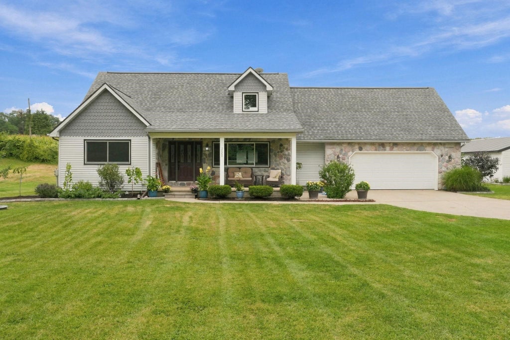 Photo of 3160 W 108 N, Angola, IN 46703 (MLS # 202637816)