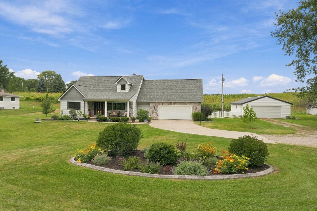 Photo of 3160 W 108 N, Angola, IN 46703 (MLS # 202637816)