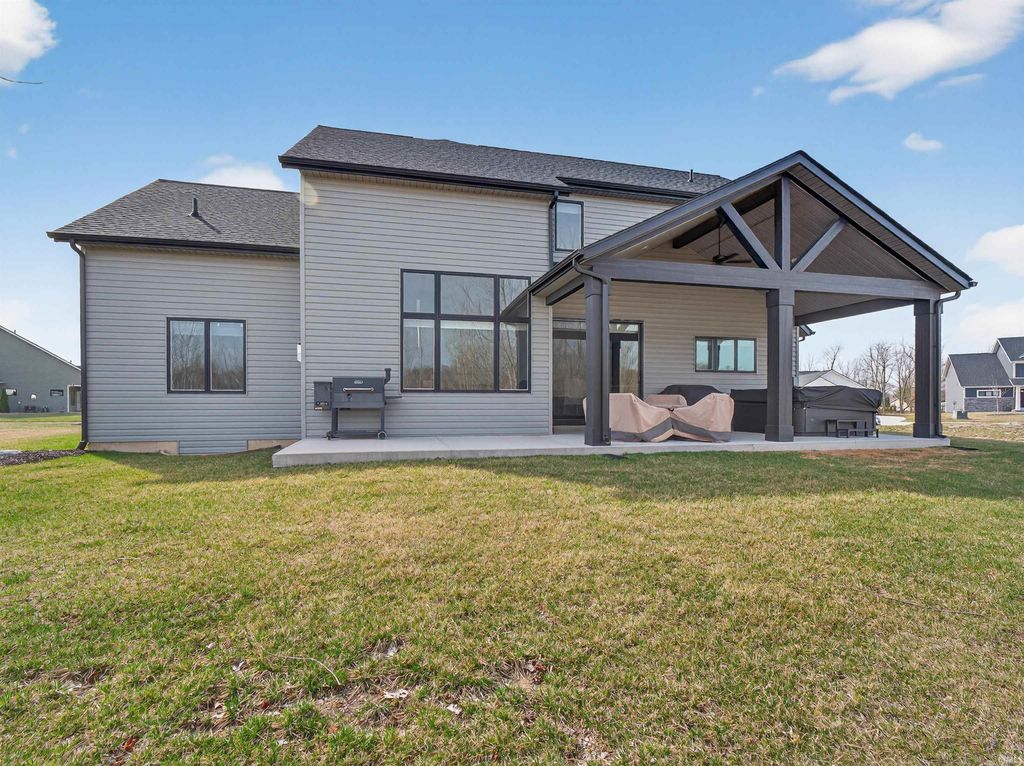 Photo of 8693 Leonis Run, Leo, IN 46765 (MLS # 202611684)