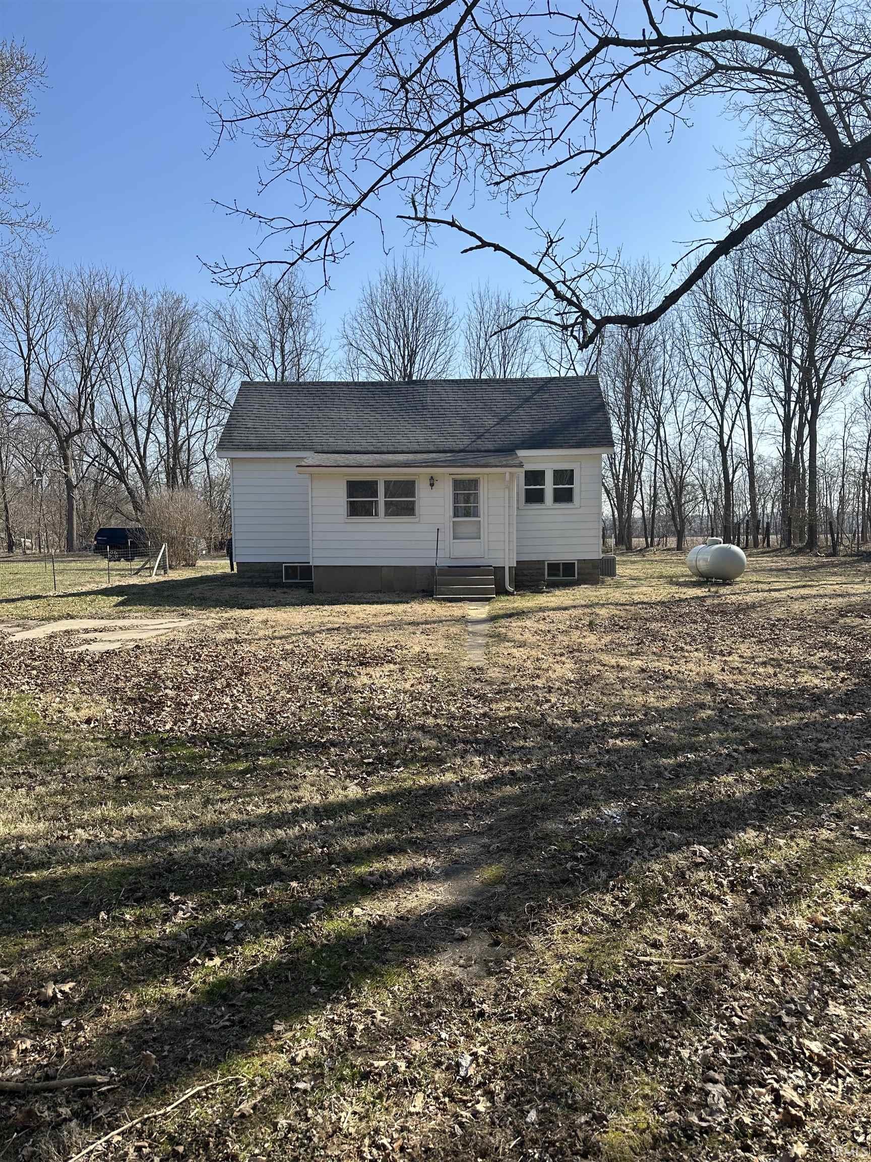 Rockville, Indiana 47872, United States, 2 Bedrooms Bedrooms, ,1 BathroomBathrooms,Residential,Pending,88563
