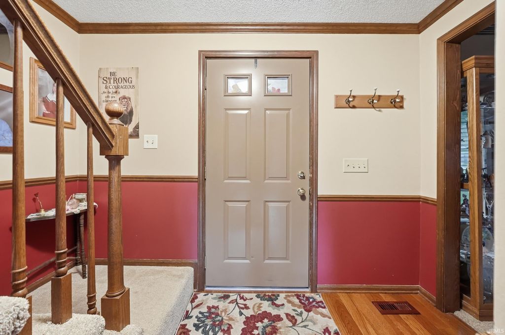 Photo of 6821 Thamesford Drive, Fort Wayne, IN 46835 (MLS # 202616153)