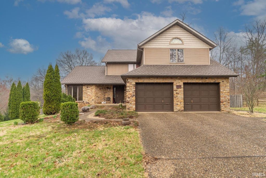 Photo of 2805 S Thatcher Court, Bloomington, IN 47401 (MLS # 202608289)