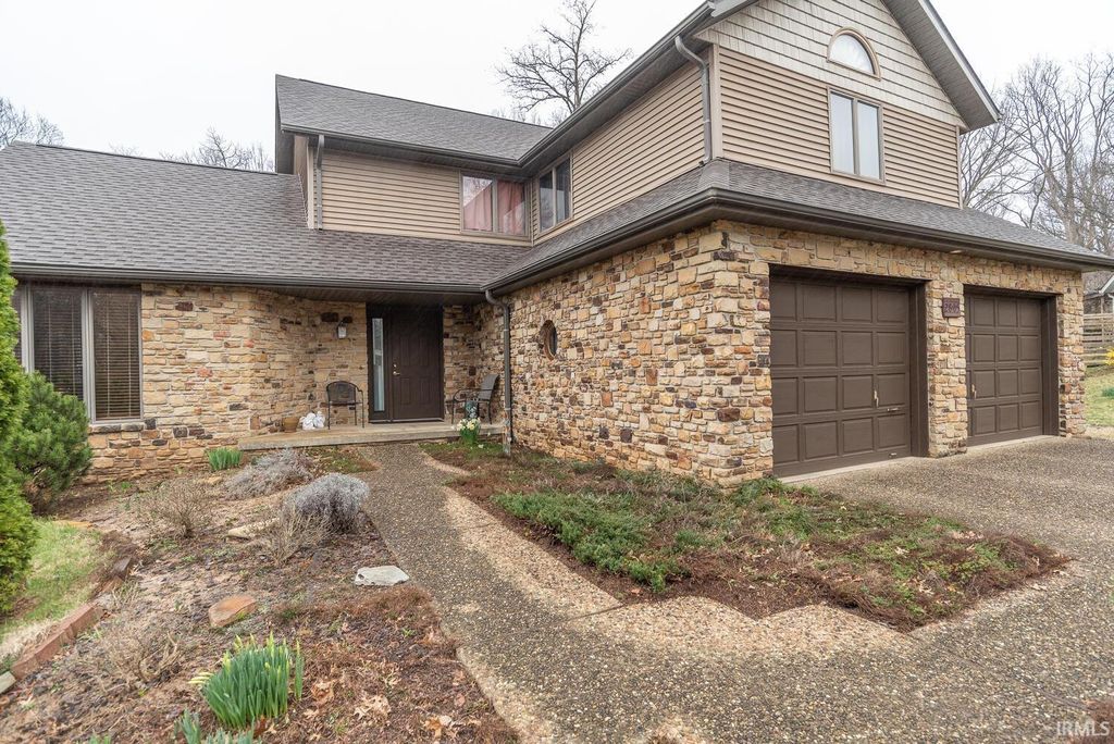 Photo of 2805 S Thatcher Court, Bloomington, IN 47401 (MLS # 202608289)