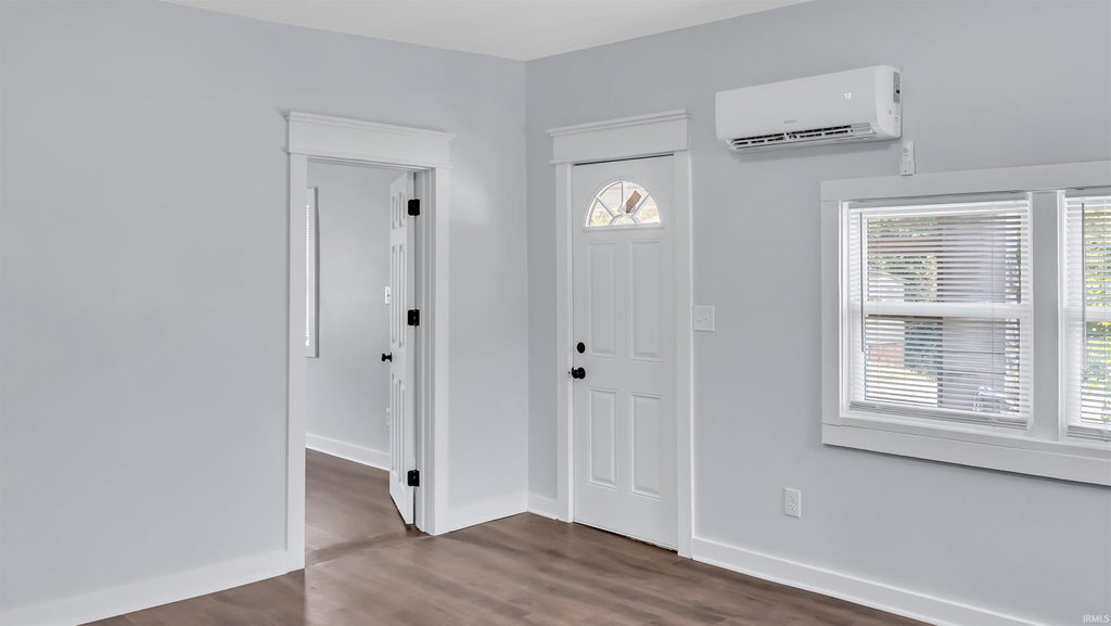 Photo of 220 N Adams Street, Bloomington, IN 47404 (MLS # 202638642)