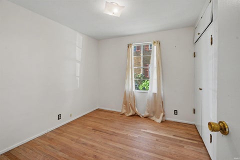 Tiny photo for 1139 E Colfax Avenue, South Bend, IN 46617 (MLS # 202641685)