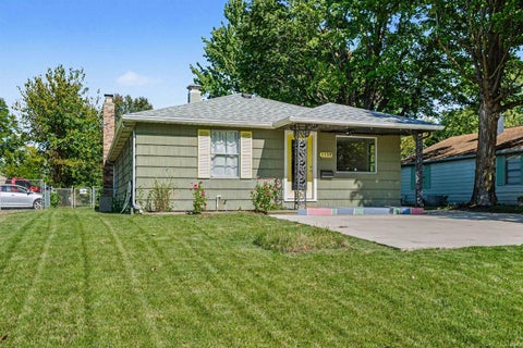 Tiny photo for 1139 E Colfax Avenue, South Bend, IN 46617 (MLS # 202641685)