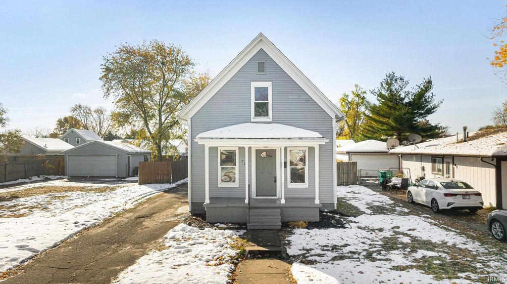 Photo of 731 E 6Th Street, Mishawaka, IN 46544 (MLS # 202545866)