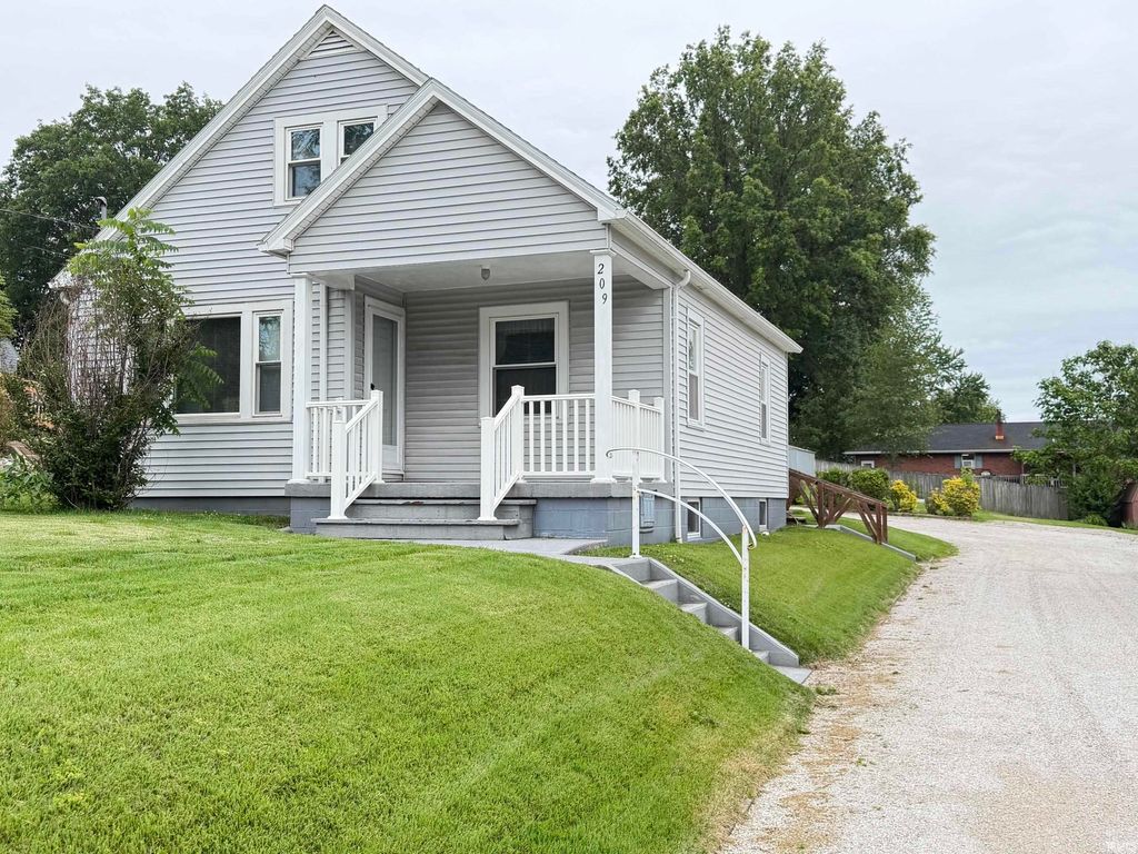 Photo of 209 S Main Street, Huntingburg, IN 47542 (MLS # 202619743)