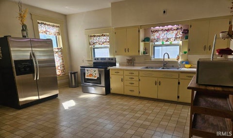 Tiny photo for 700 S Jackson Street, Frankfort, IN 46041 (MLS # 202635523)