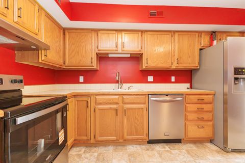 Tiny photo for 3600 N Lakeside Drive, Muncie, IN 47304 (MLS # 202613055)