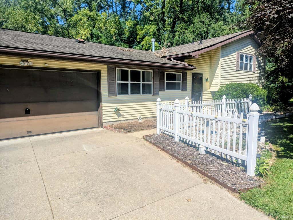 Photo of 58407 Randy Drive, Goshen, IN 46528 (MLS # 202631391)
