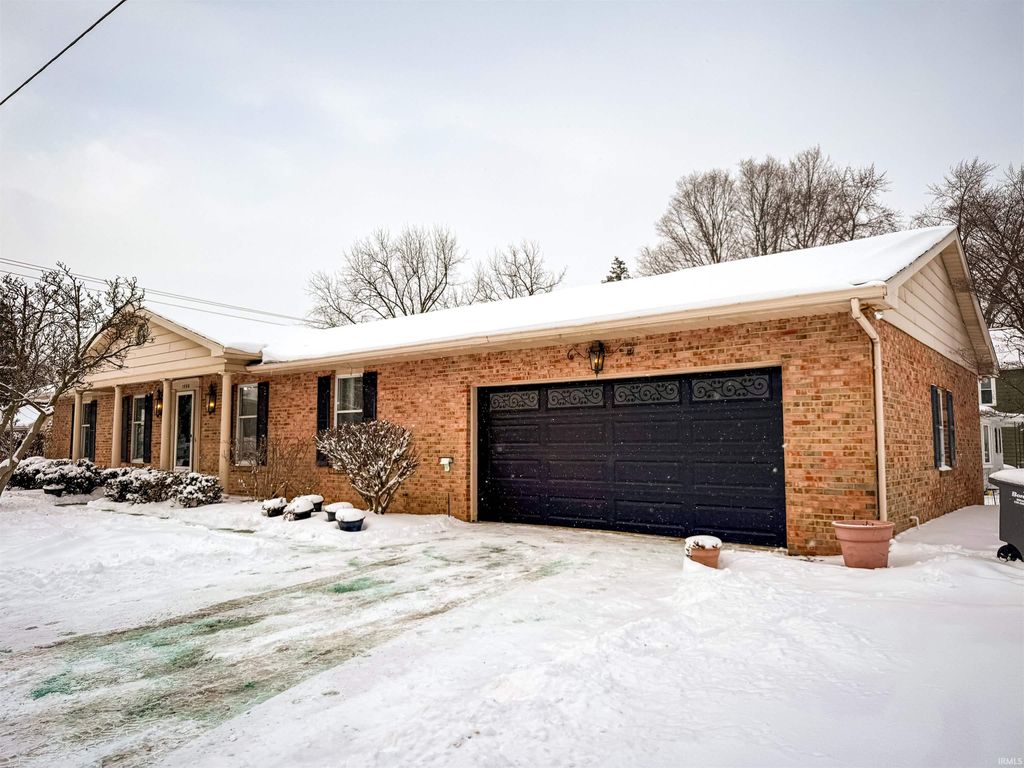 Photo of 1500 Suwanee St, Elkhart, IN 46514 (MLS # 202602654)