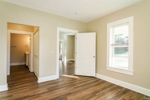Tiny photo for 702 N Hill Street, South Bend, IN 46617 (MLS # 202643551)