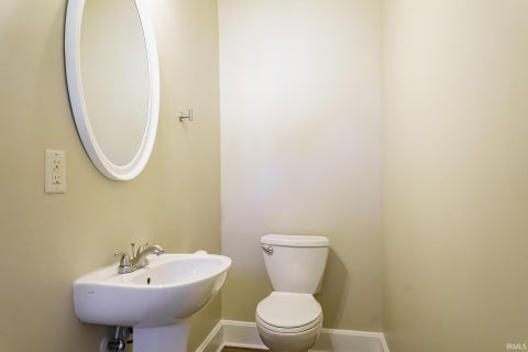 Tiny photo for 702 N Hill Street, South Bend, IN 46617 (MLS # 202643551)