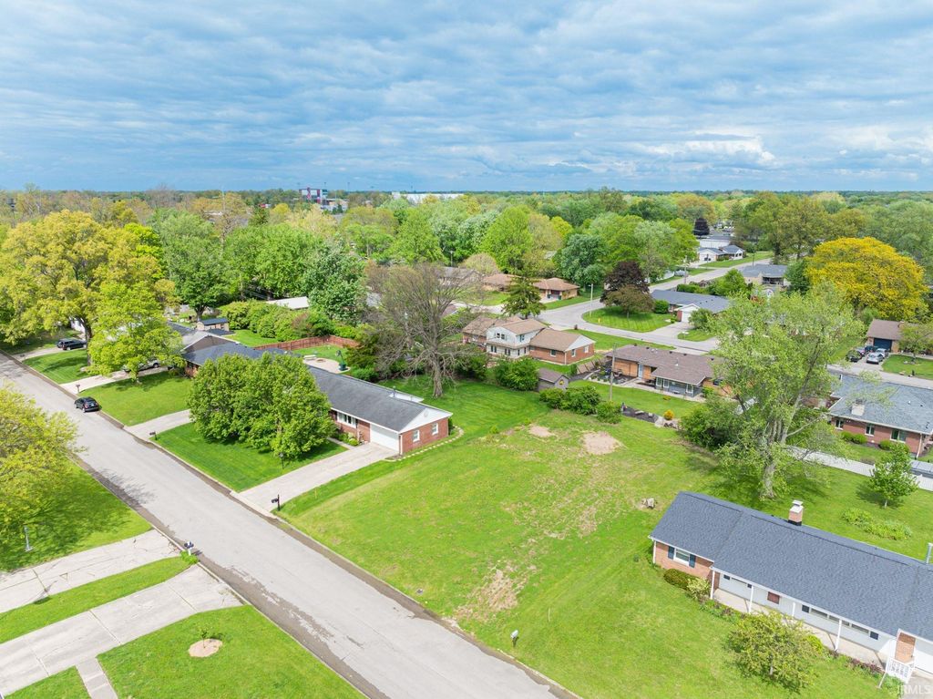 Photo of 1808 N Winthrop Road, Muncie, IN 47304 (MLS # 202615561)