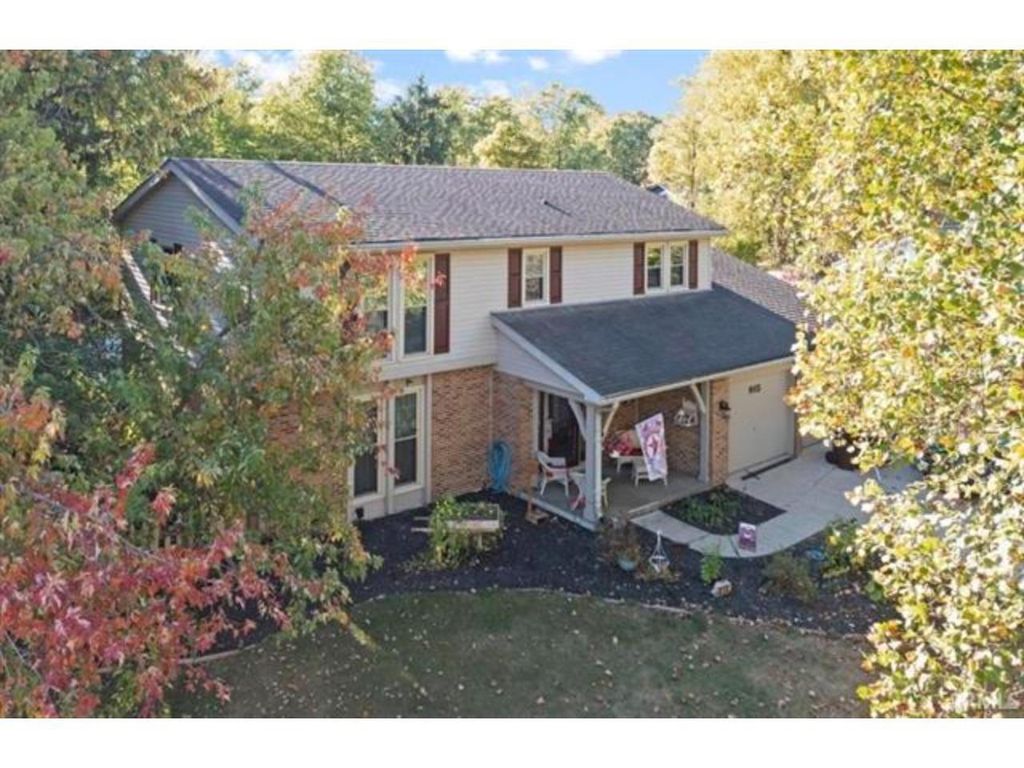 Photo of 915 Edgehill Lane, Anderson, IN 46012 (MLS # 202617977)
