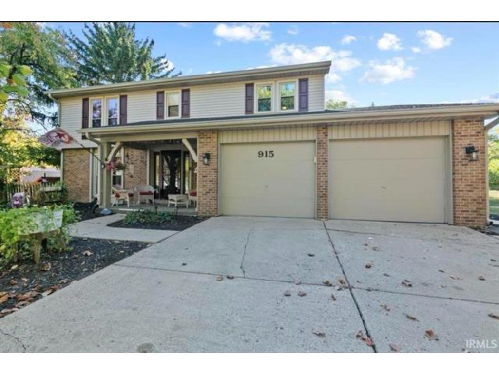 Photo of 915 Edgehill Lane, Anderson, IN 46012 (MLS # 202617977)