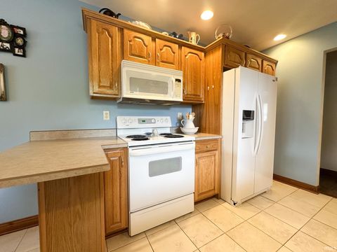 Tiny photo for 3102 S Carter Street, Kokomo, IN 46901 (MLS # 202617335)