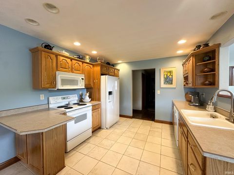 Tiny photo for 3102 S Carter Street, Kokomo, IN 46901 (MLS # 202617335)