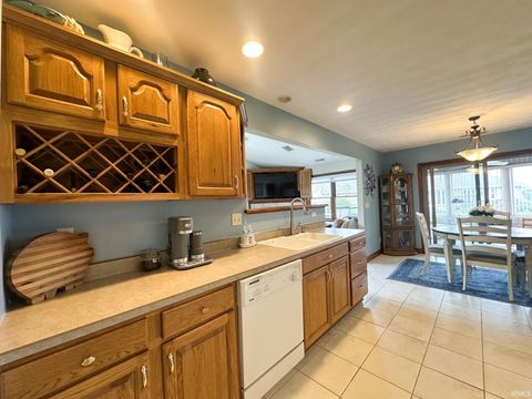 Tiny photo for 3102 S Carter Street, Kokomo, IN 46901 (MLS # 202617335)