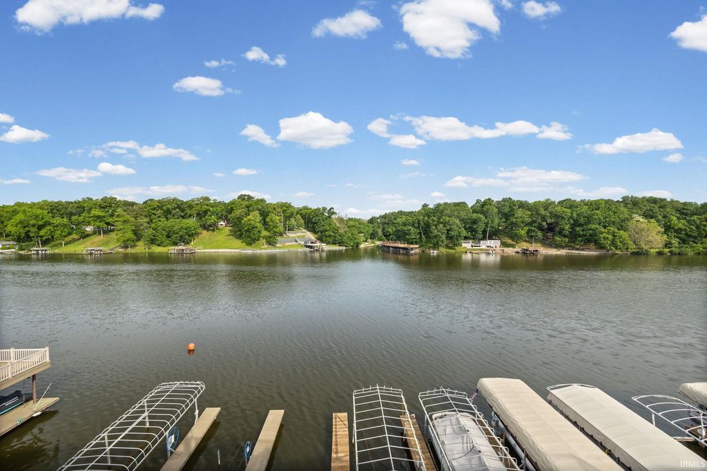 Photo of 12368 N Bridgeview Drive #5, Monticello, IN 47960 (MLS # 202621142)