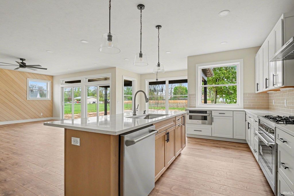 Photo of 20470 Longboat Court, Bristol, IN 46507 (MLS # 202616196)