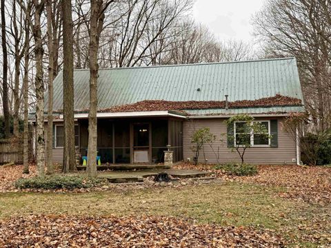 Tiny photo for 10190 Beechwood Drive, Plymouth, IN 46563 (MLS # 202601292)