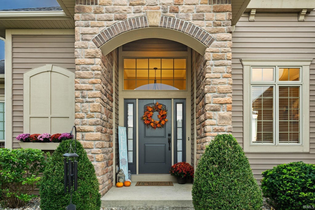 Photo of 14911 Pirate Cove, Fort Wayne, IN 46814 (MLS # 202642589)
