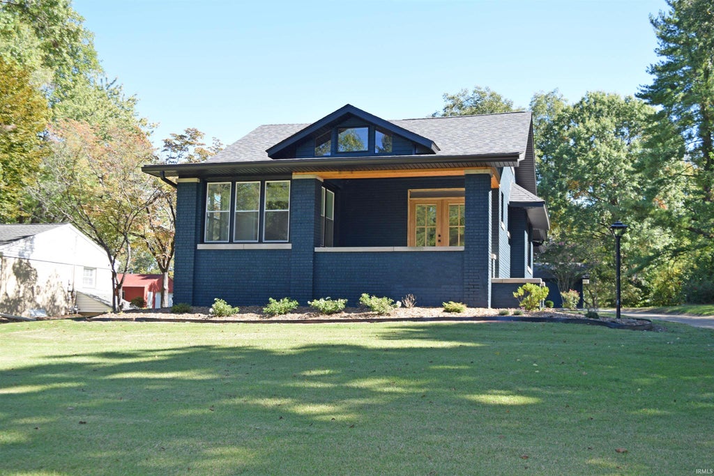 Photo of 4301 Kratzville Road, Evansville, IN 47710 (MLS # 202641390)