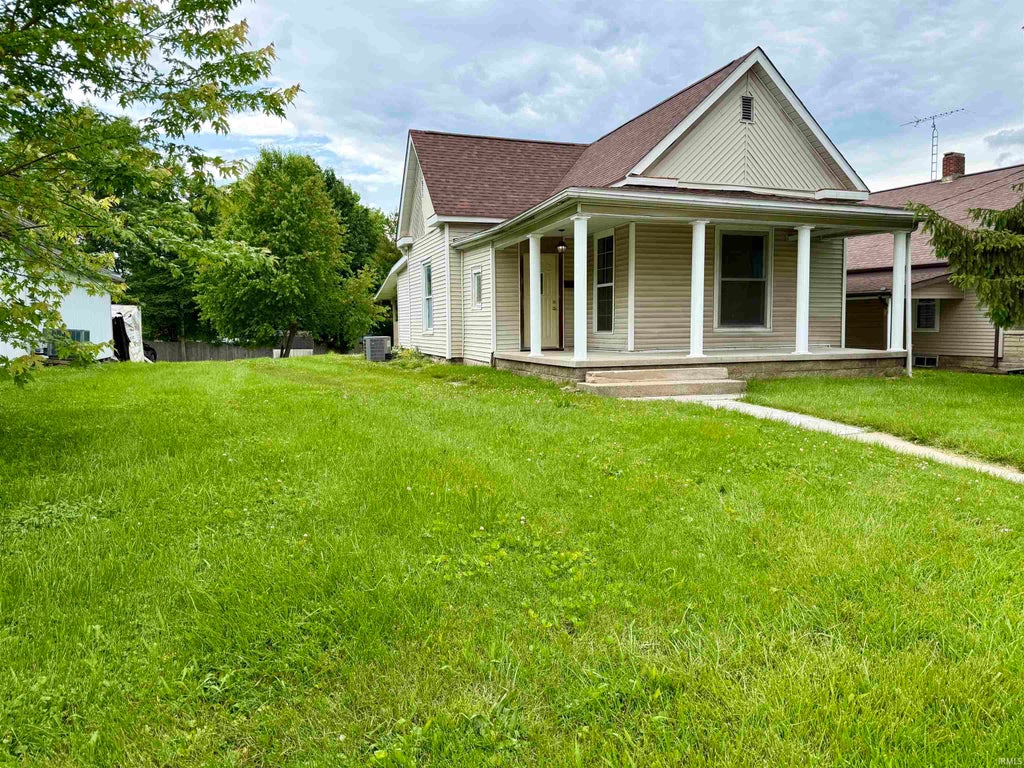 Photo of 921 Lincoln Avenue, Bedford, IN 47421 (MLS # 202622796)