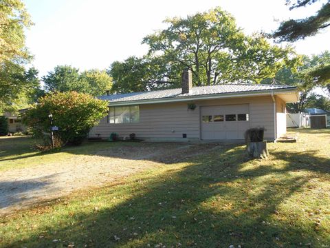 Photo of 3733 N Pleasant Lane Ln, Peru, IN 46970 (MLS # 202541478)