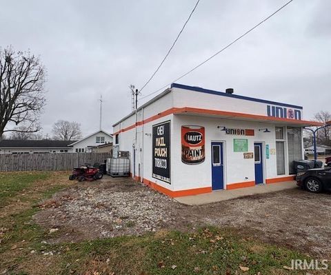 Tiny photo for 206 N Main Street, Dunkirk, IN 47336 (MLS # 202547073)