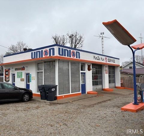 Tiny photo for 206 N Main Street, Dunkirk, IN 47336 (MLS # 202547073)