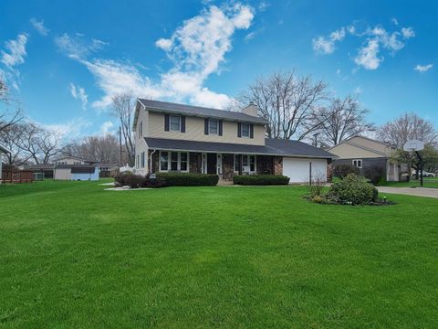 Photo of 1056 Parkwood Drive, Nappanee, IN 46550 (MLS # 202611277)