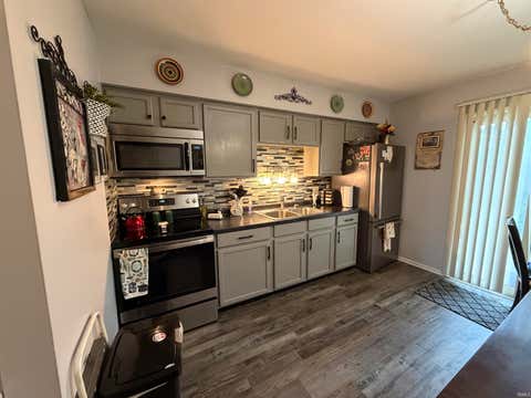 Tiny photo for 1712 Sussex On Berkley Street, Kokomo, IN 46901 (MLS # 202634462)