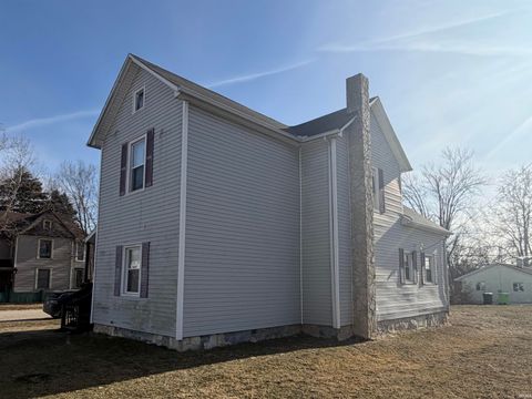 Tiny photo for 201 Tacoma Avenue, Logansport, IN 46947 (MLS # 202602618)