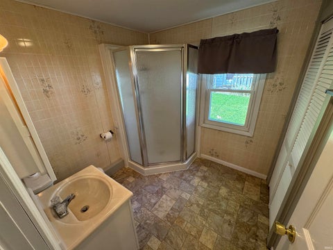 Tiny photo for 6820 E Harrold Place, Churubusco, IN 46723 (MLS # 202627832)