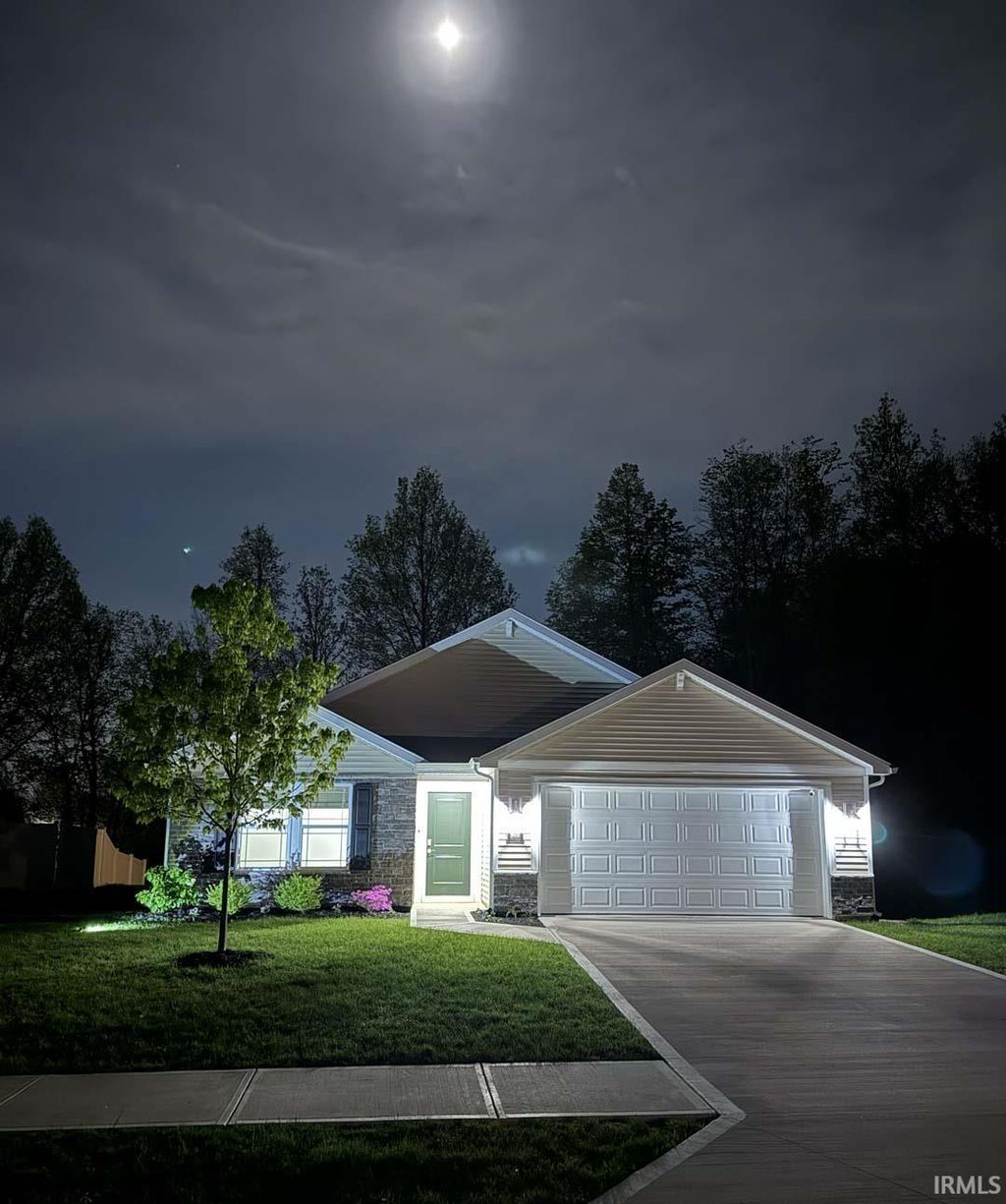 Photo of 8022 Carlie Court, Fort Wayne, IN 46818 (MLS # 202617457)