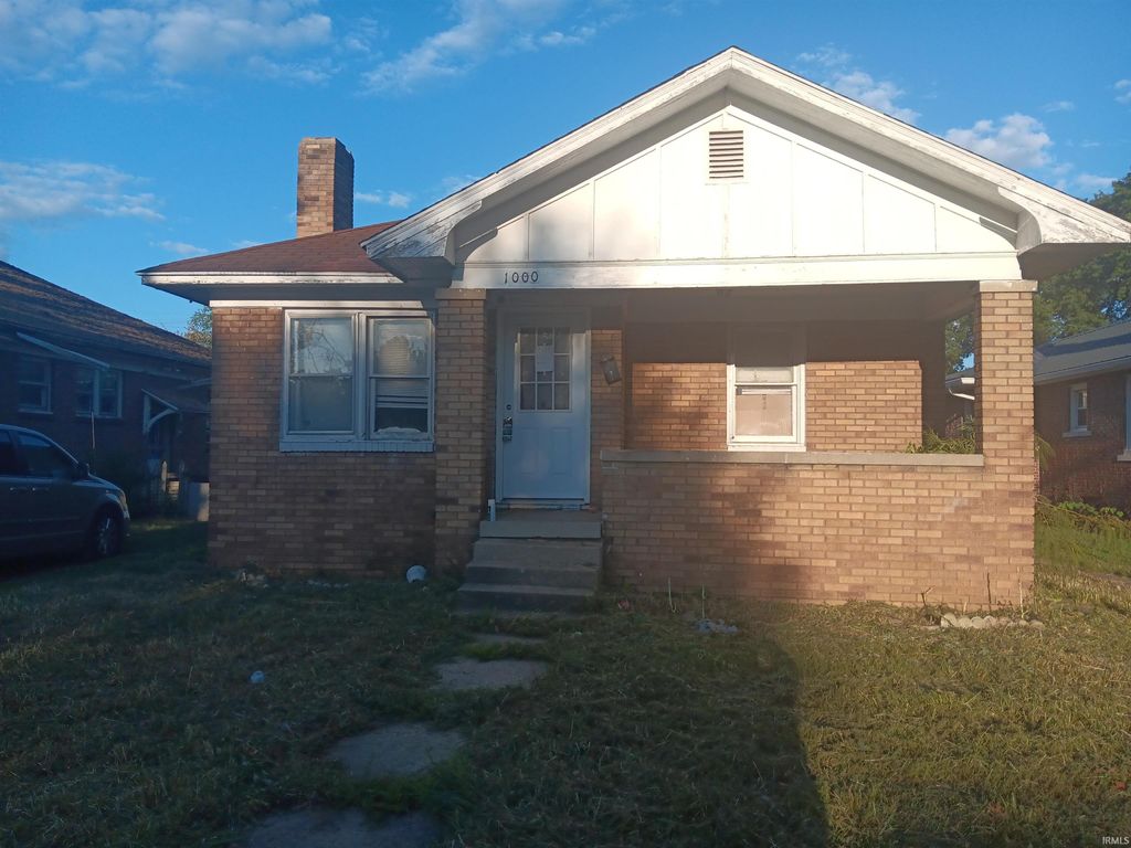 Photo of 1000 S 19th Street, Terre Haute, IN 47802 (MLS # 202536059)