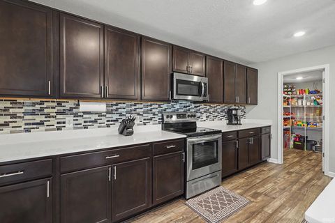 Tiny photo for 3224 Sand Walk Drive, Kokomo, IN 46902 (MLS # 202618168)