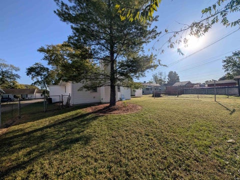 Tiny photo for 2005 Jerry Street, Vincennes, IN 47591 (MLS # 202643760)