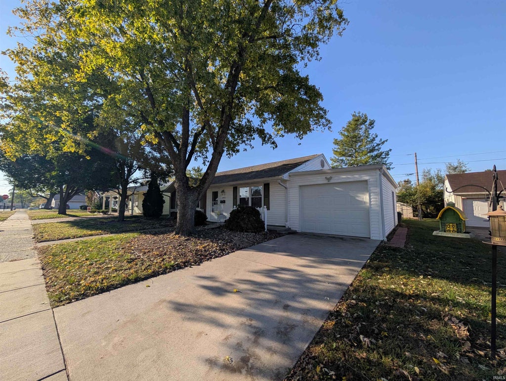 Photo of 2005 Jerry Street, Vincennes, IN 47591 (MLS # 202643760)
