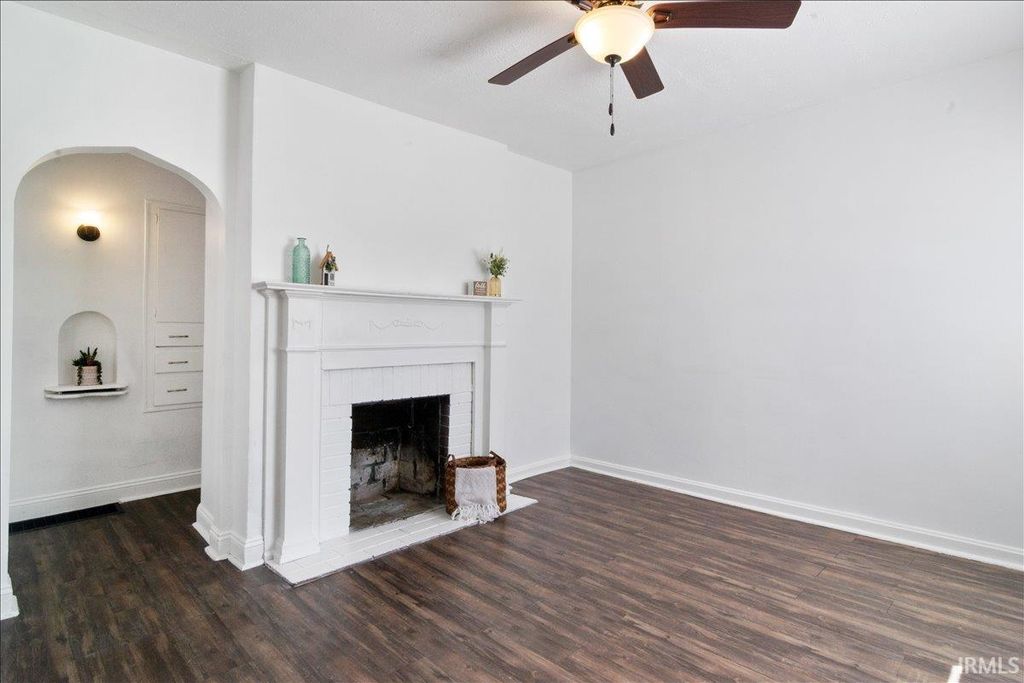 Photo of 2554 E Riverside Drive, Evansville, IN 47714 (MLS # 202608372)