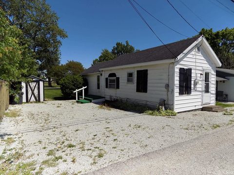 Photo of 2015 N LINDSAY Street, Kokomo, IN 46901 (MLS # 202618519)