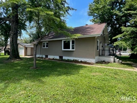 Tiny photo for 321 E Oak Street, Oakland City, IN 47660 (MLS # 202611445)