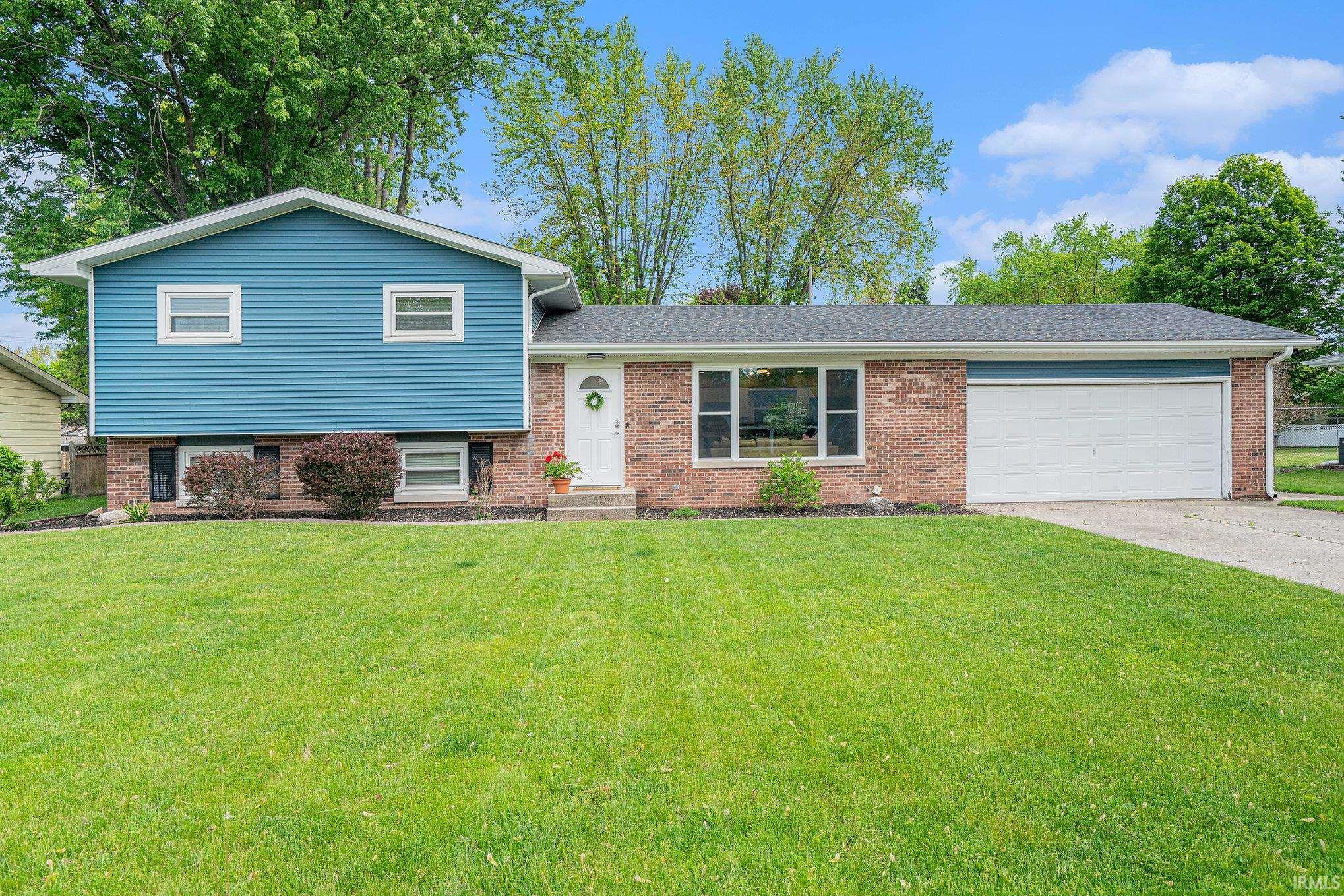 Goshen, Indiana 46526, United States, 5 Bedrooms Bedrooms, ,2 BathroomsBathrooms,Residential,Active,129199