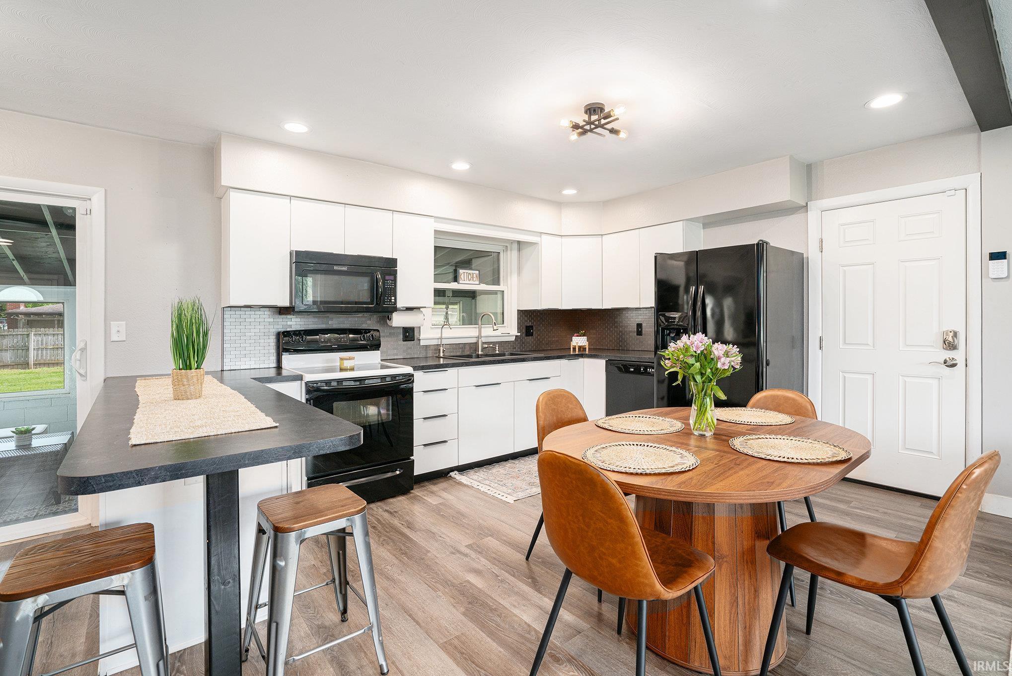 Goshen, Indiana 46526, United States, 5 Bedrooms Bedrooms, ,2 BathroomsBathrooms,Residential,Active,129199