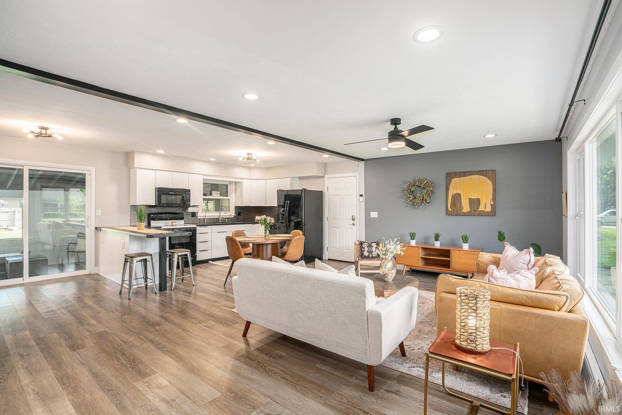 Goshen, Indiana 46526, United States, 5 Bedrooms Bedrooms, ,2 BathroomsBathrooms,Residential,Active,129199